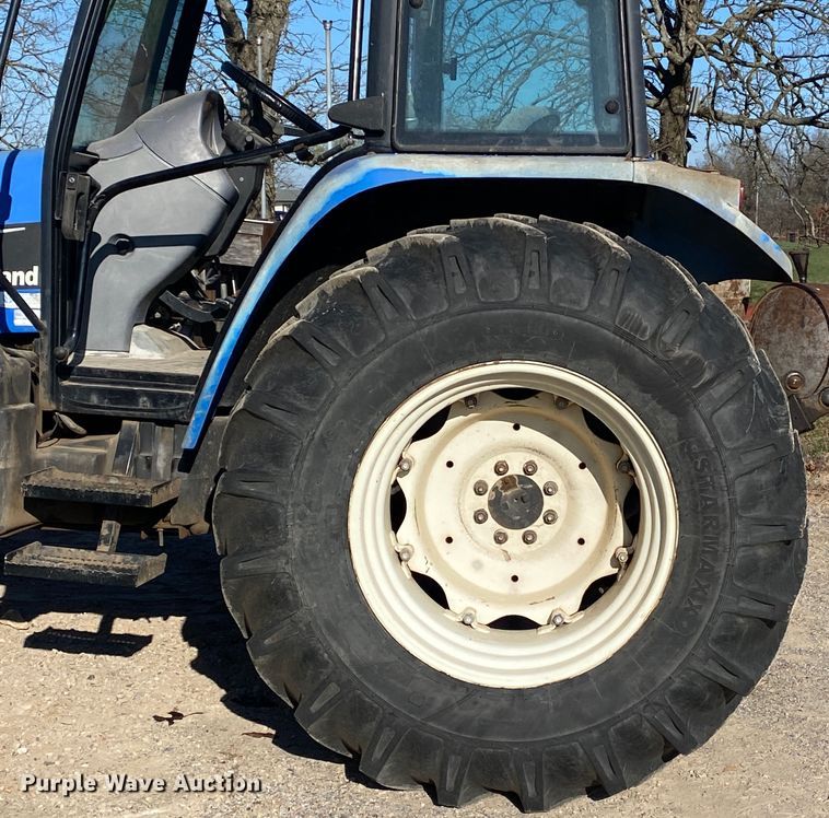 image for item DL7077 2006 New Holland TL100A  tractor