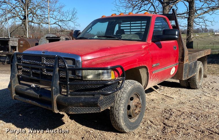 image for item DL7078 2002 Dodge Ram 3500  flatbed pickup truck