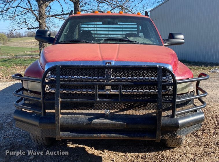 image for item DL7078 2002 Dodge Ram 3500  flatbed pickup truck