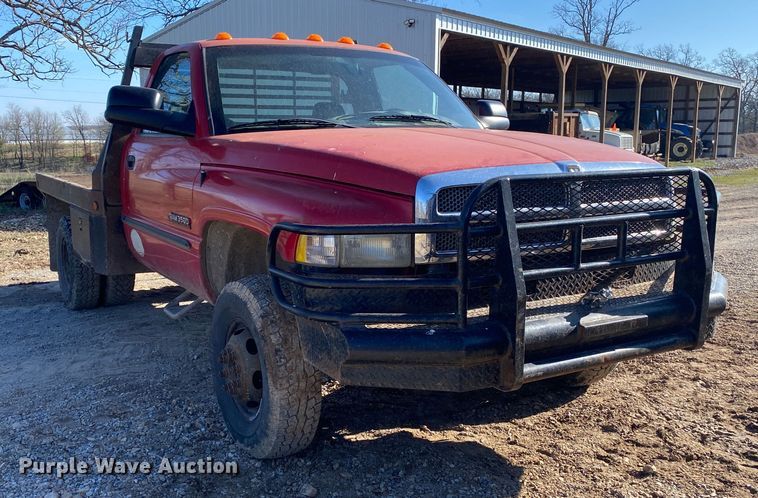 image for item DL7078 2002 Dodge Ram 3500  flatbed pickup truck