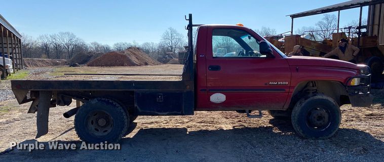 image for item DL7078 2002 Dodge Ram 3500  flatbed pickup truck