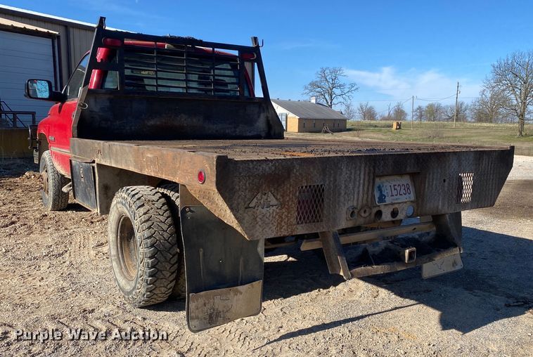 image for item DL7078 2002 Dodge Ram 3500  flatbed pickup truck