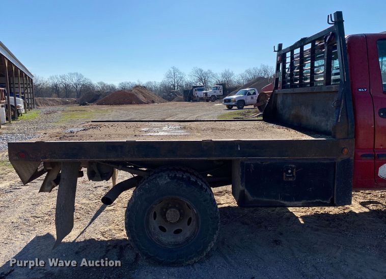 image for item DL7078 2002 Dodge Ram 3500  flatbed pickup truck