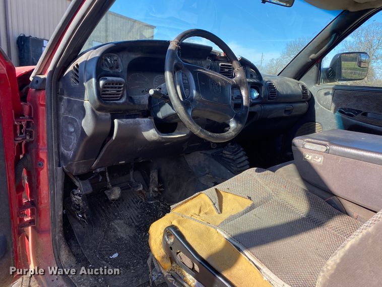 image for item DL7078 2002 Dodge Ram 3500  flatbed pickup truck