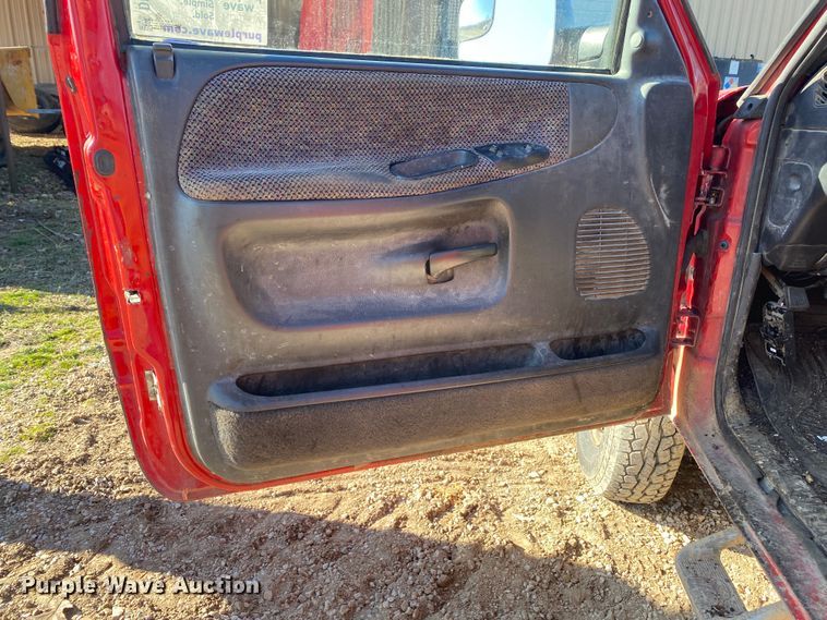 image for item DL7078 2002 Dodge Ram 3500  flatbed pickup truck