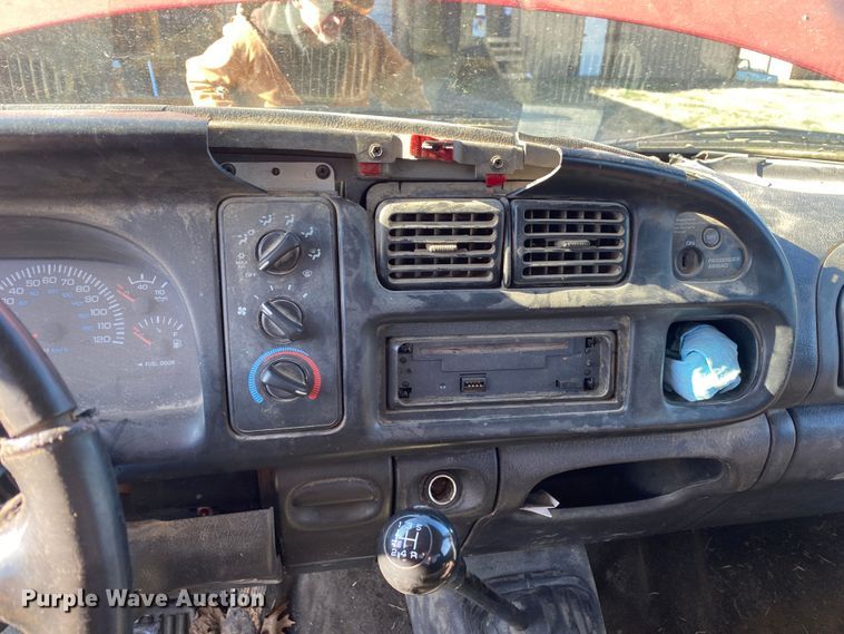 image for item DL7078 2002 Dodge Ram 3500  flatbed pickup truck