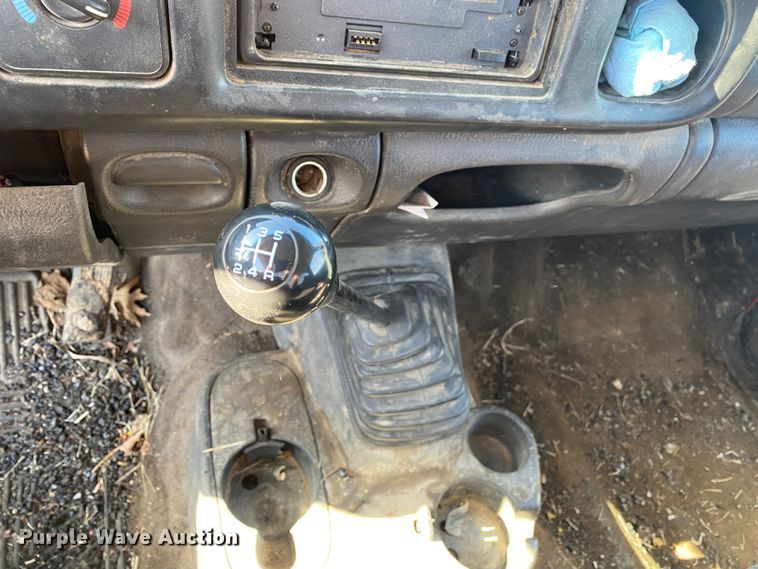 image for item DL7078 2002 Dodge Ram 3500  flatbed pickup truck