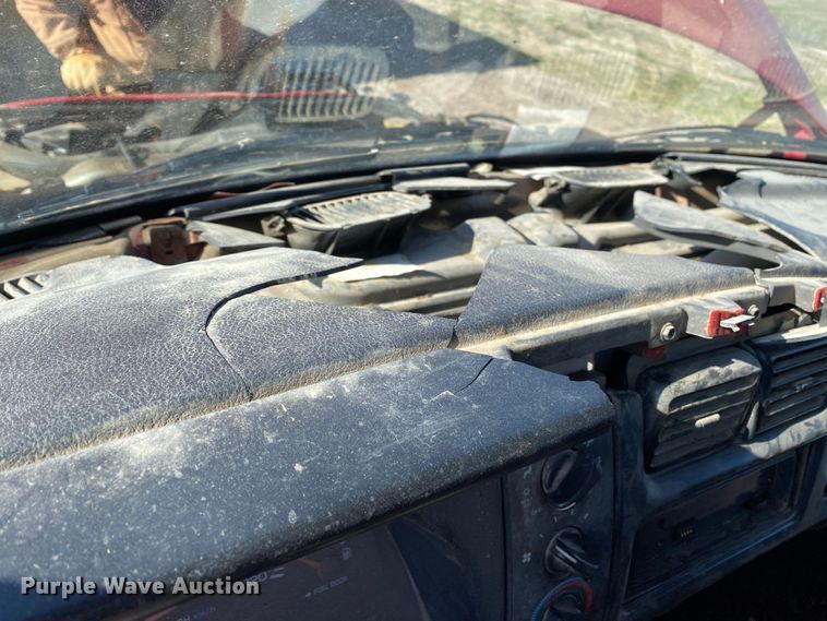 image for item DL7078 2002 Dodge Ram 3500  flatbed pickup truck