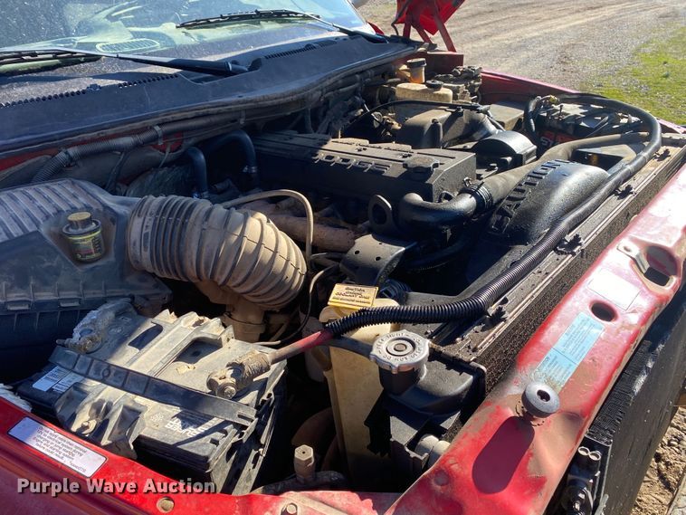 image for item DL7078 2002 Dodge Ram 3500  flatbed pickup truck