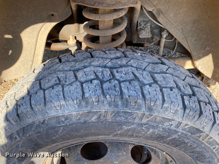 image for item DL7078 2002 Dodge Ram 3500  flatbed pickup truck