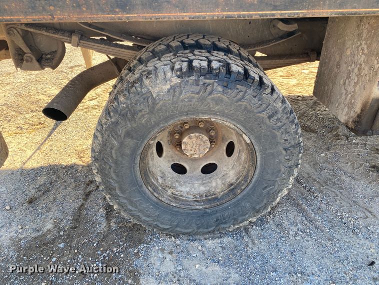 image for item DL7078 2002 Dodge Ram 3500  flatbed pickup truck