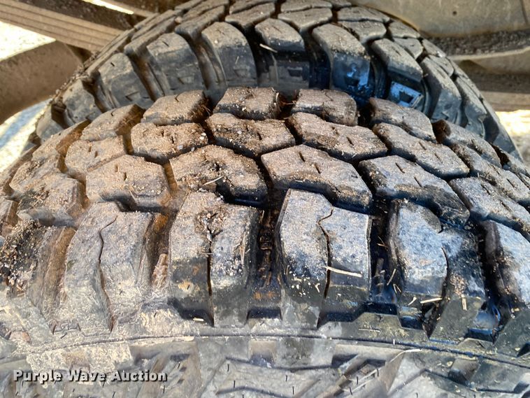 image for item DL7078 2002 Dodge Ram 3500  flatbed pickup truck