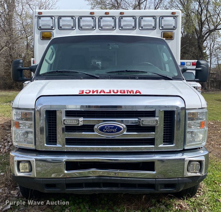 image for item DL7113 2016 Ford E450 Super Duty  ambulance