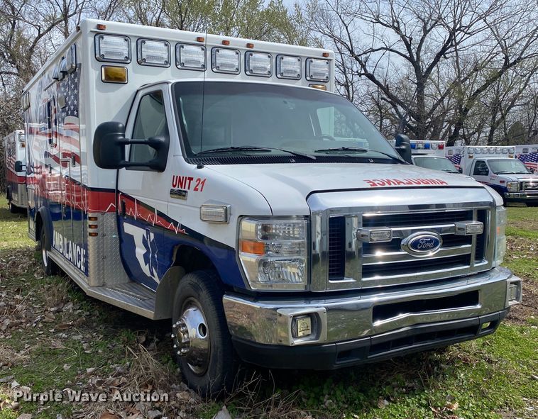 image for item DL7113 2016 Ford E450 Super Duty  ambulance