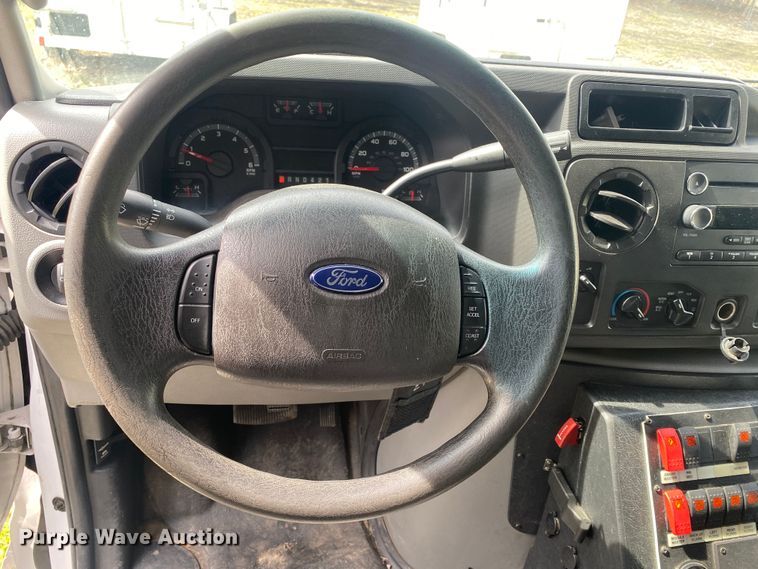 image for item DL7113 2016 Ford E450 Super Duty  ambulance