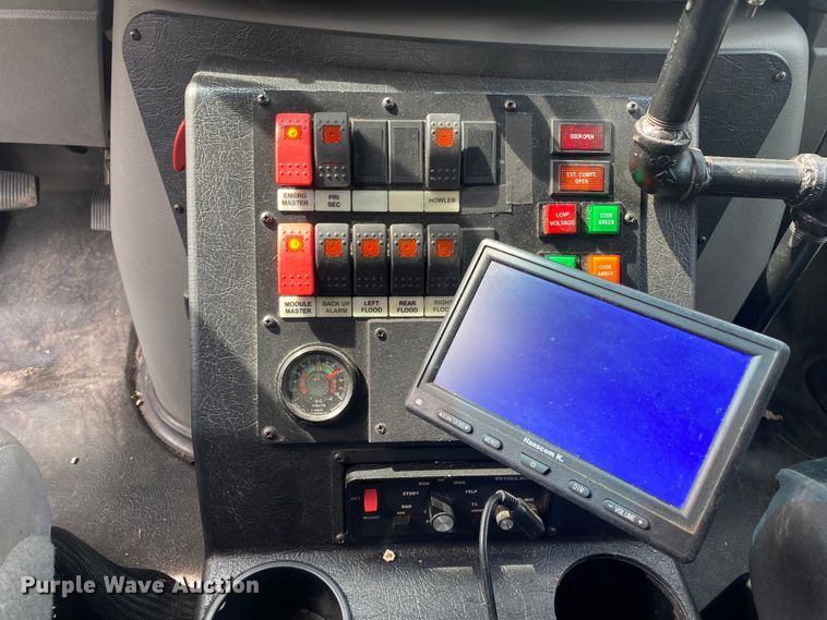 image for item DL7113 2016 Ford E450 Super Duty  ambulance