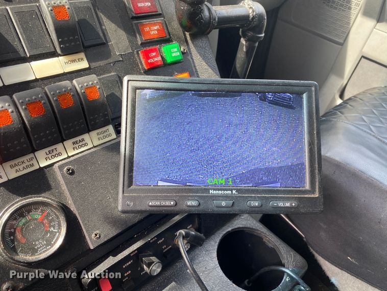 image for item DL7113 2016 Ford E450 Super Duty  ambulance