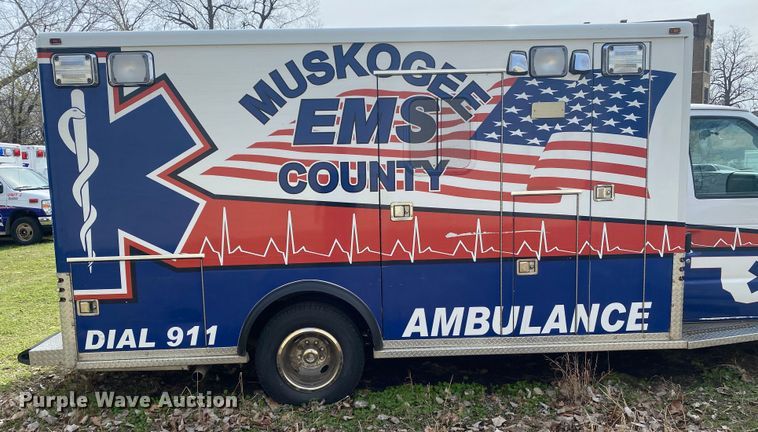 image for item DL7113 2016 Ford E450 Super Duty  ambulance