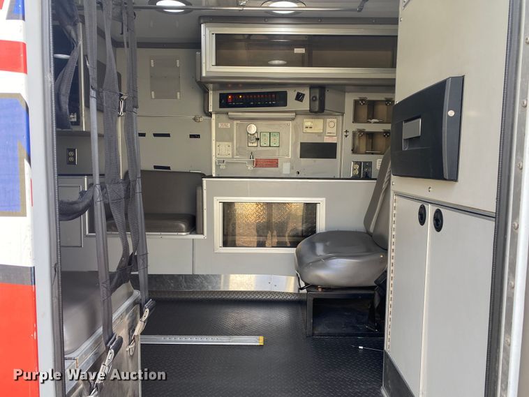 image for item DL7113 2016 Ford E450 Super Duty  ambulance