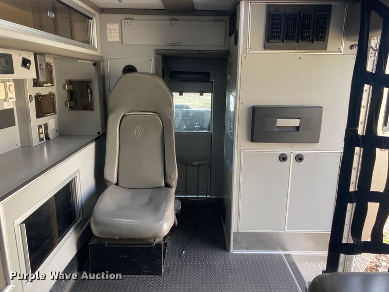 image for item DL7113 2016 Ford E450 Super Duty  ambulance