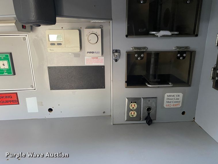 image for item DL7113 2016 Ford E450 Super Duty  ambulance