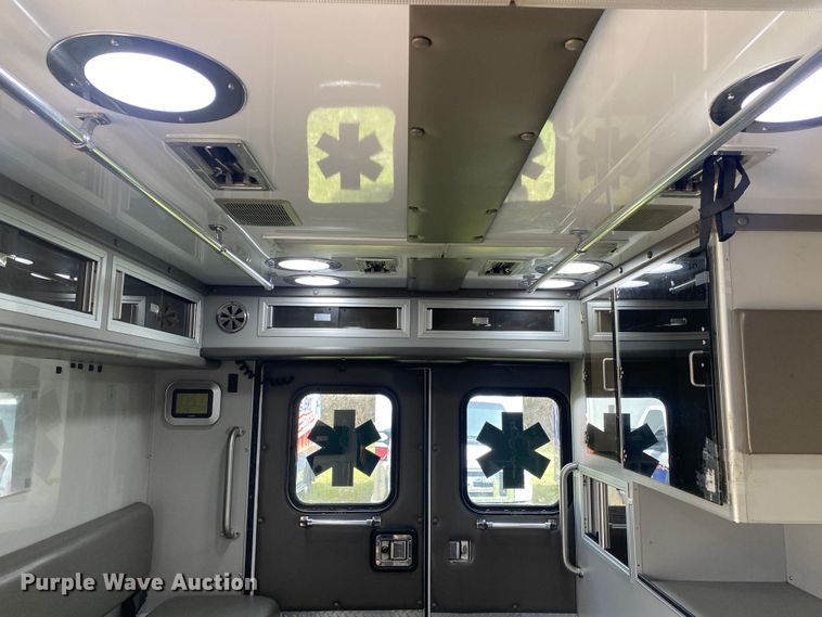 image for item DL7113 2016 Ford E450 Super Duty  ambulance