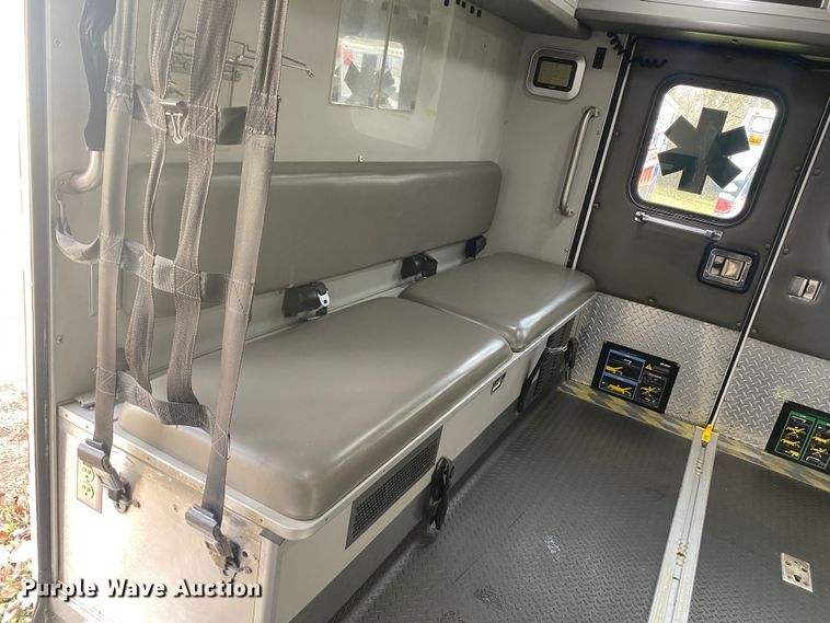 image for item DL7113 2016 Ford E450 Super Duty  ambulance