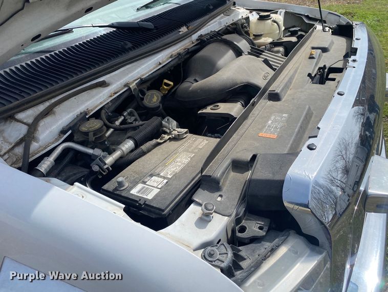 image for item DL7113 2016 Ford E450 Super Duty  ambulance