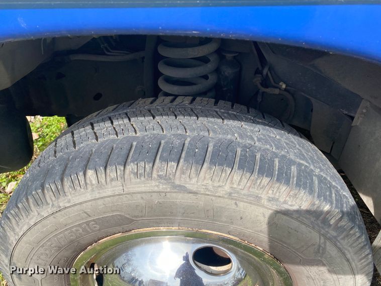 image for item DL7113 2016 Ford E450 Super Duty  ambulance