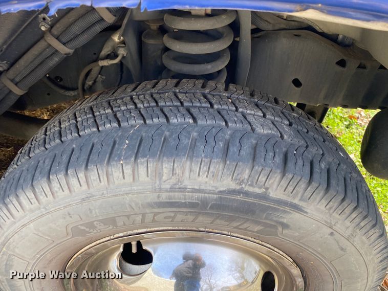 image for item DL7113 2016 Ford E450 Super Duty  ambulance