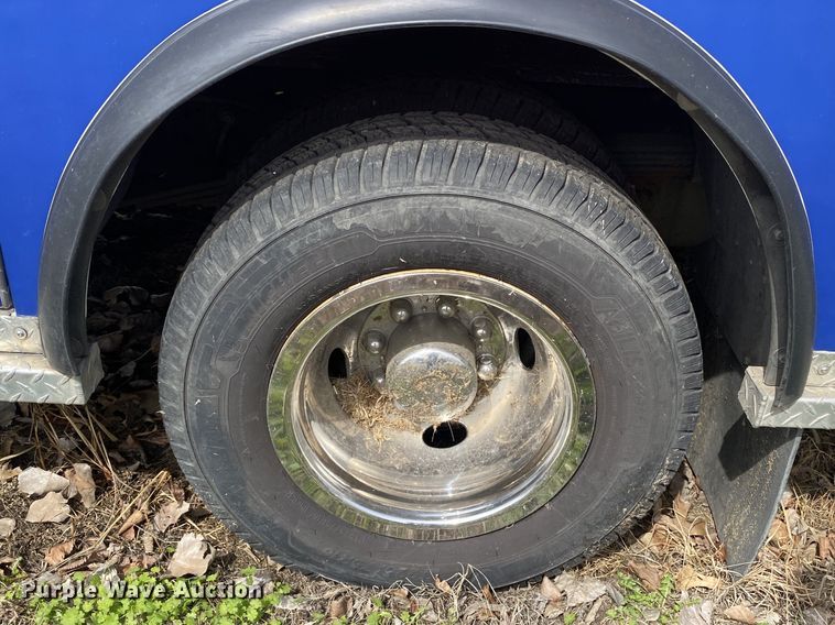 image for item DL7113 2016 Ford E450 Super Duty  ambulance