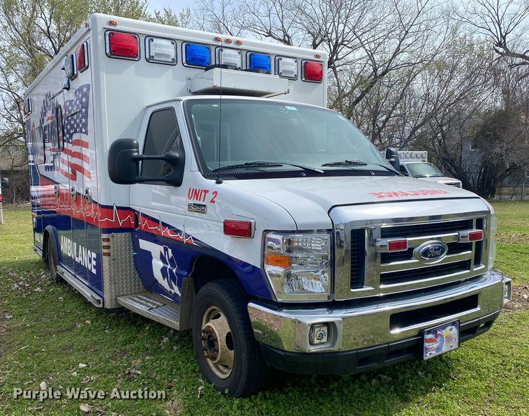 image for item DL7114 2017 Ford E450 Super Duty  ambulance