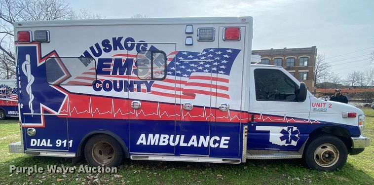 image for item DL7114 2017 Ford E450 Super Duty  ambulance