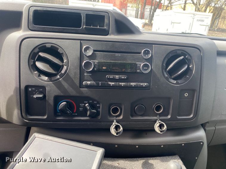 image for item DL7114 2017 Ford E450 Super Duty  ambulance