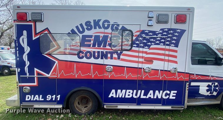 image for item DL7114 2017 Ford E450 Super Duty  ambulance