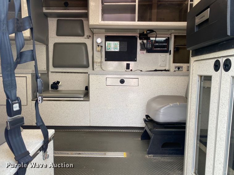 image for item DL7114 2017 Ford E450 Super Duty  ambulance