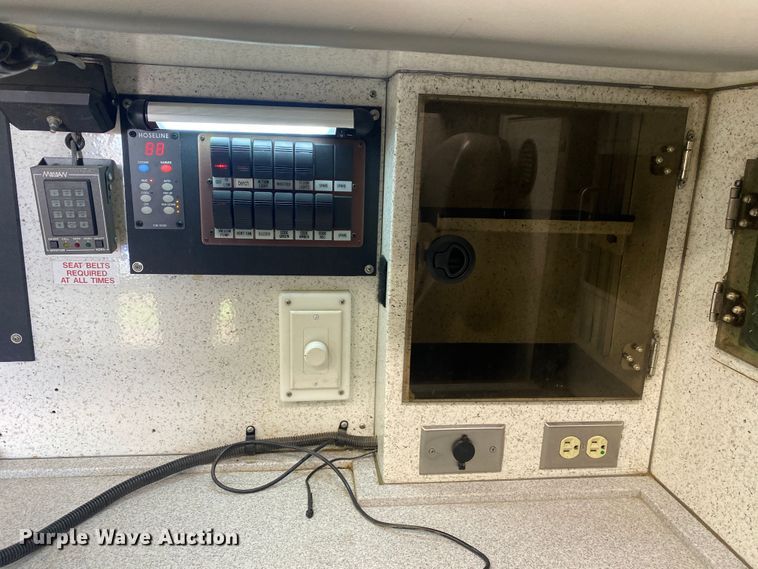 image for item DL7114 2017 Ford E450 Super Duty  ambulance