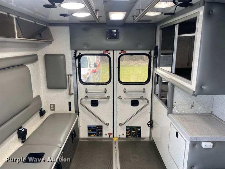 image for item DL7114 2017 Ford E450 Super Duty  ambulance