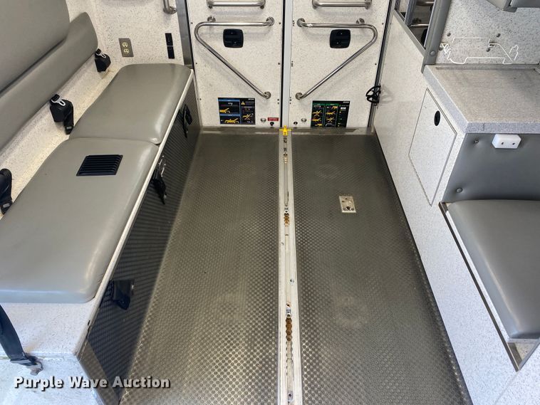 image for item DL7114 2017 Ford E450 Super Duty  ambulance