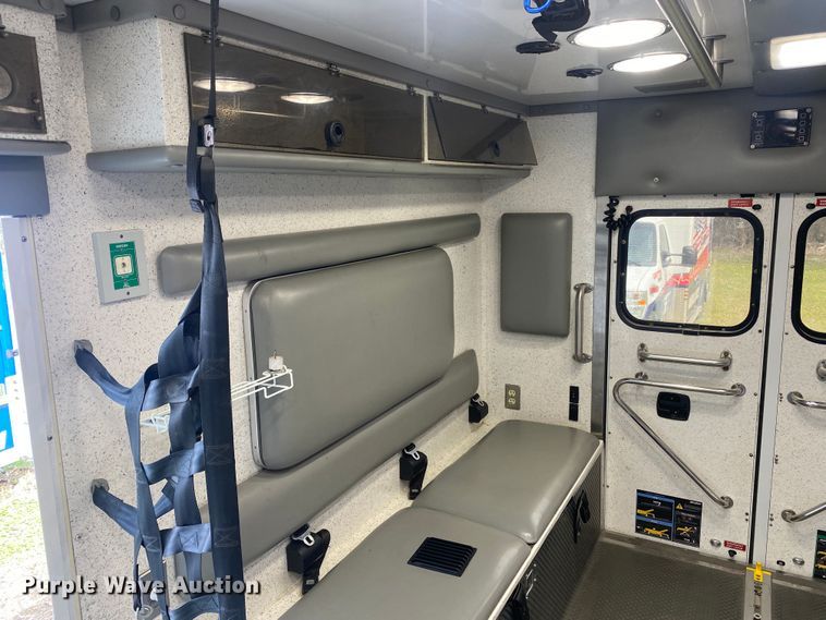 image for item DL7114 2017 Ford E450 Super Duty  ambulance