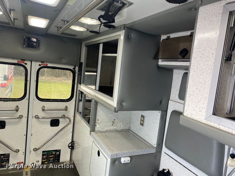 image for item DL7114 2017 Ford E450 Super Duty  ambulance