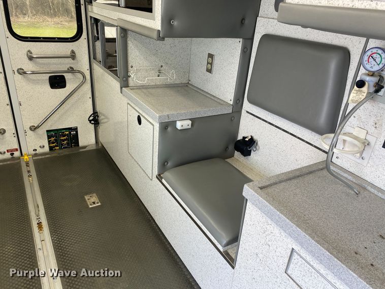 image for item DL7114 2017 Ford E450 Super Duty  ambulance