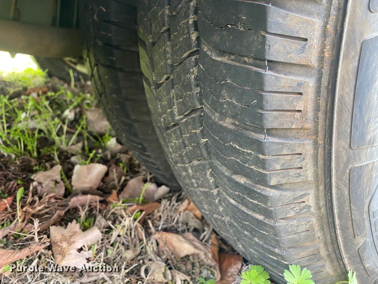 image for item DL7114 2017 Ford E450 Super Duty  ambulance