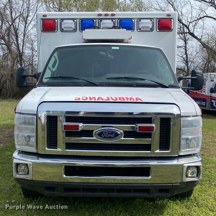 image for item DL7115 2017 Ford E450 Super Duty  ambulance