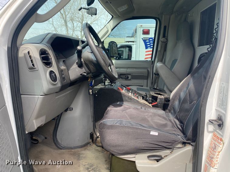 image for item DL7115 2017 Ford E450 Super Duty  ambulance