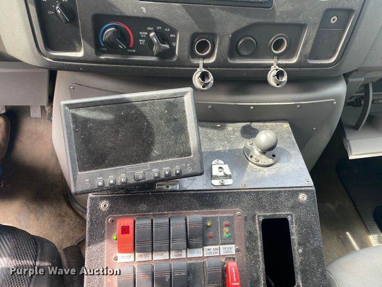 image for item DL7115 2017 Ford E450 Super Duty  ambulance