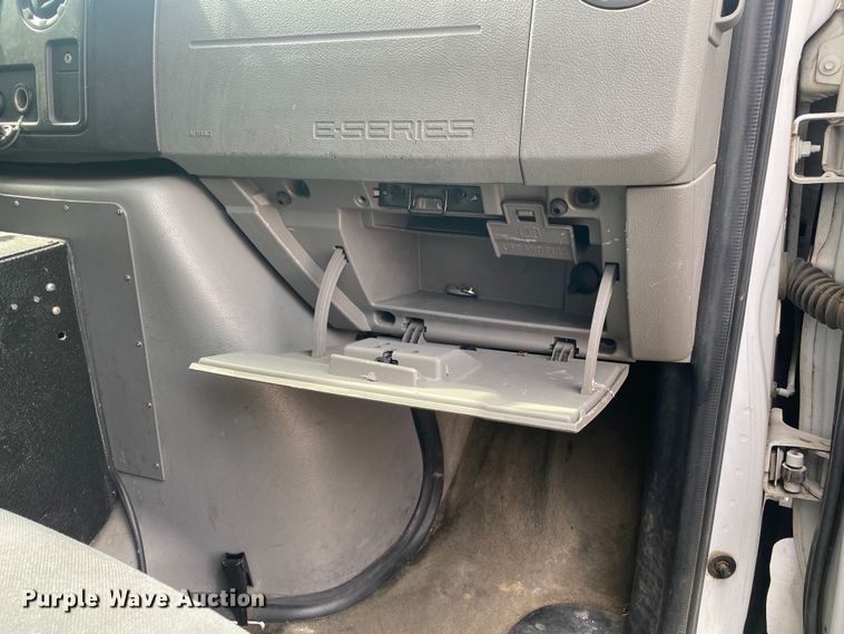 image for item DL7115 2017 Ford E450 Super Duty  ambulance