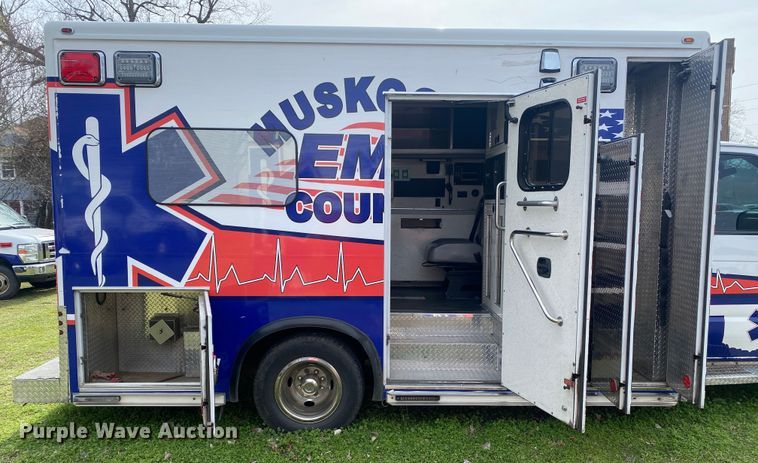 image for item DL7115 2017 Ford E450 Super Duty  ambulance