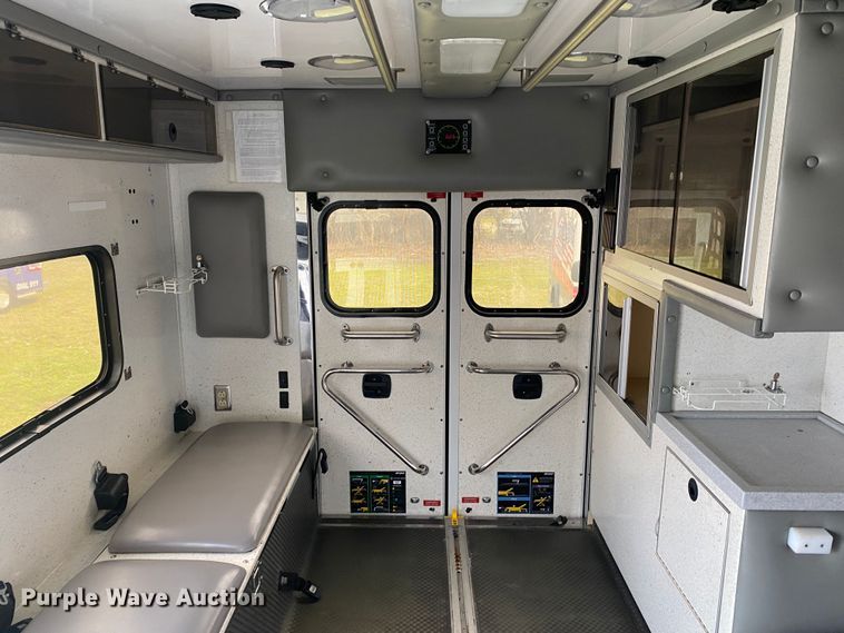 image for item DL7115 2017 Ford E450 Super Duty  ambulance