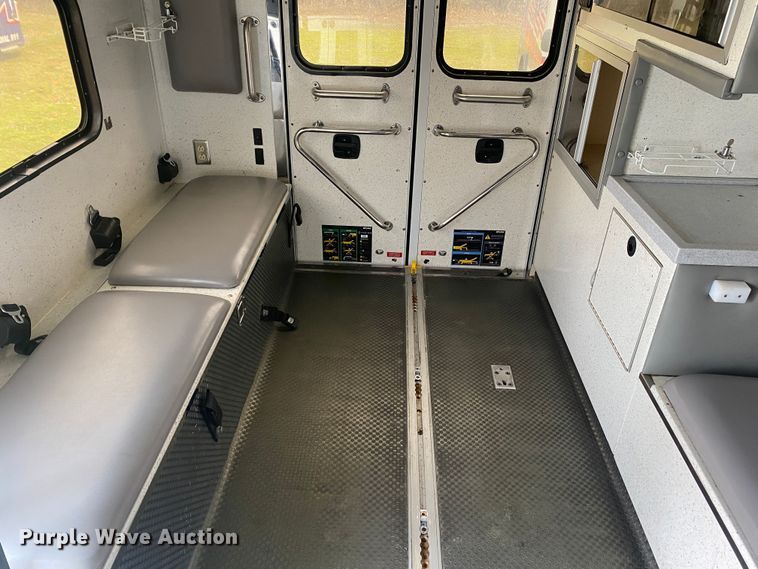 image for item DL7115 2017 Ford E450 Super Duty  ambulance